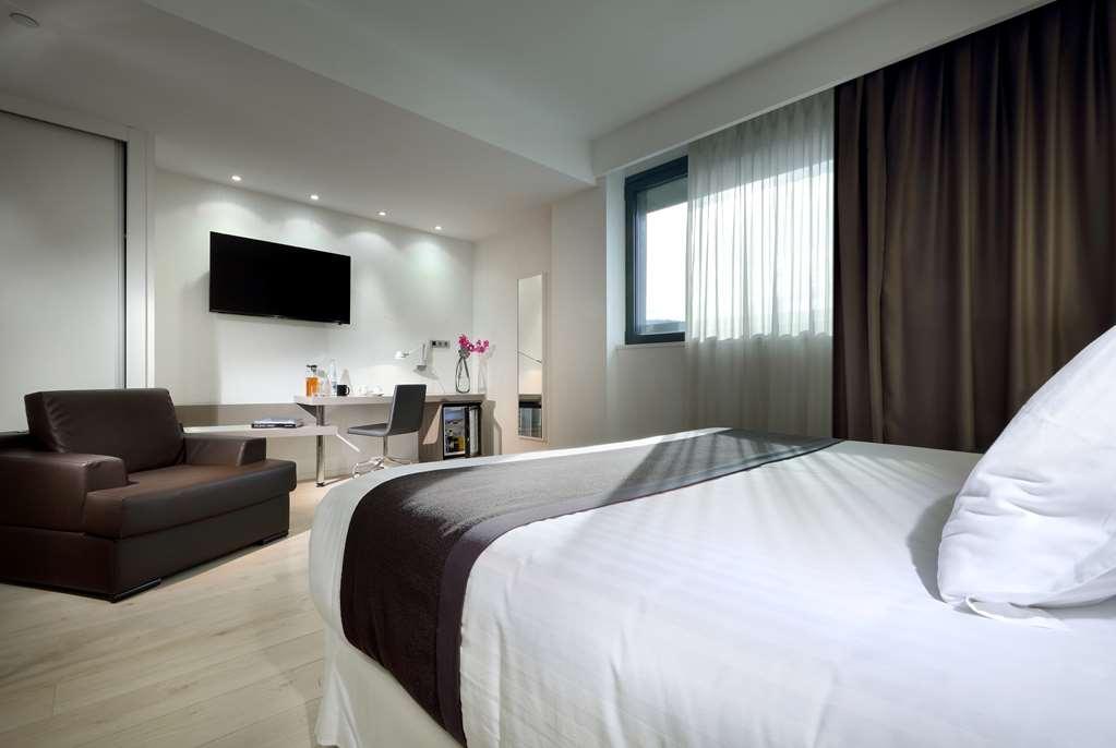 Occidental Bilbao Hotel Room photo